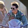 Exclusif -  Tom Cruise sur le tournage de Top Gun: Maverick' à Coronado en Californie. Il aura fallu attendre 30 ans, que les années 80 reviennent à la mode et qu'Hollywood ne se résume plus qu'à des remakes et des reboots pour que Top Gun 2 soit enfin sérieusement envisagé. Après quelques faux départs, le film est finalement parti en tournage, avec J. Kosinski à la réalisation, Tom Cruise et V. Kilmer toujours dans le cockpit et un joli titre : Top Gun : Maverick. On pourrait s'étonner que le film ne fasse pas plus parler de lui, mais comme il ne sortira que le 12 juillet 2019 aux USA, on se dit que c'est bien normal, nous avons encore largement le temps. le 9 octobre 2018