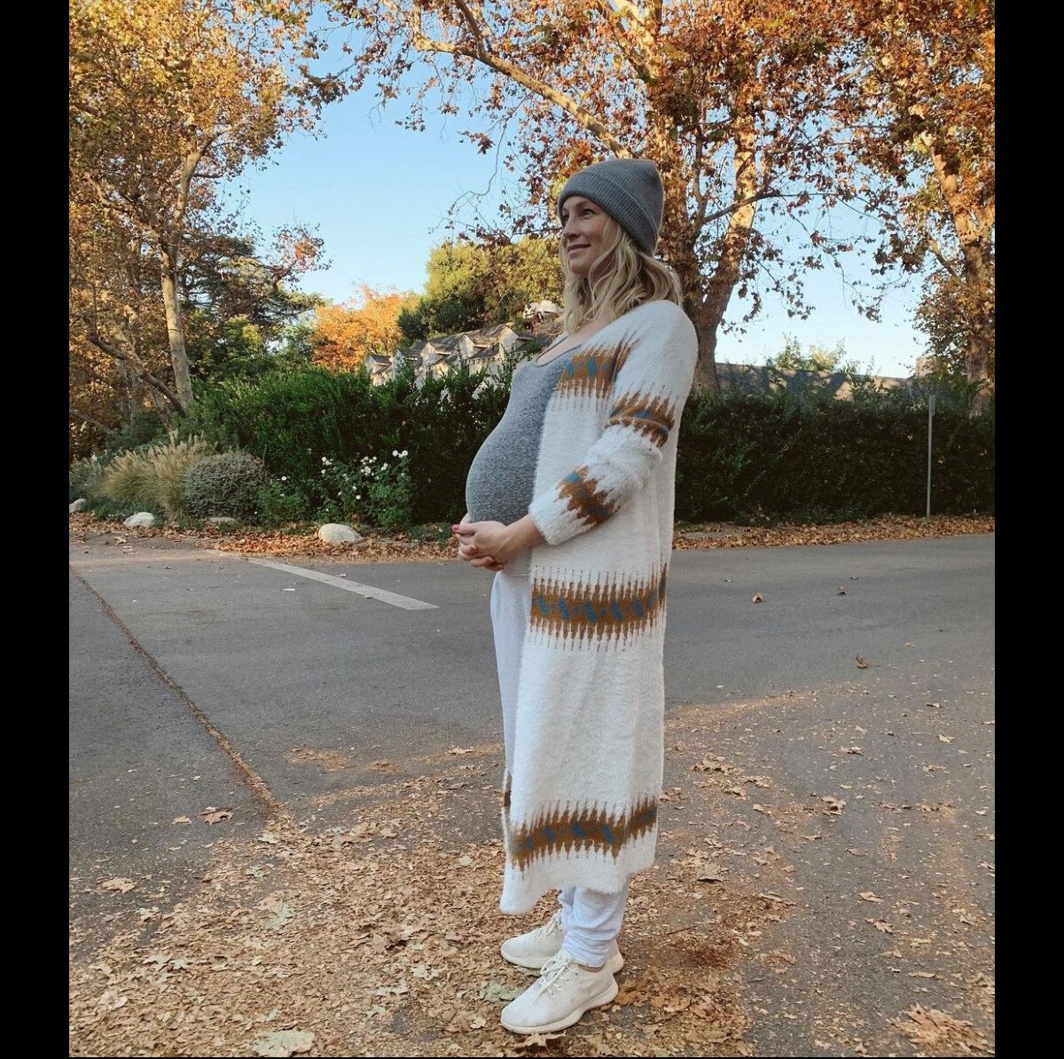 Photo : Candice King enceinte sur Instagram. Le 30 novembre 2020. -  Purepeople