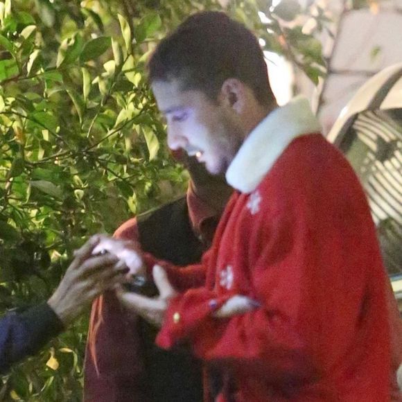 Exclusif - Shia LaBeouf et sa compagne FKA Twigs vont dîner en amoureux à Los Angeles, le 24 décembre 2018.
