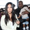 Kanye West, sa femme Kim Kardashian et leur fille North vont prendre un avion à l'aéroport de Los Angeles, le 7 avril 2015. Ils se rendent en Arménie, la terre d'origine de la famille Kardashian. 
