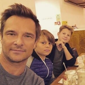 David Hallyday lors d'un sortie au restaurant avec son fils Cameron à Londres le 1er octobre 2016.