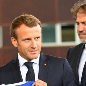 Bernard Laporte (président de la Fédération Française de Rugby à XV), Emmanuel Macron, président de la République Française et Roxana Maracineanu, ministre des Sports, visitent le centre d'entrainement du XV de France. Marcoussis, le 5 septembre 2019. © Liewig/Pool/Bestimage