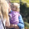 Exclusif - Josh Brolin et sa famille rendent visite à un ami pendant le confinement à Los Angeles, le 16 avril 2020.