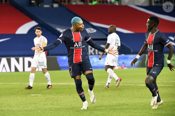 Kylian Mbappé lors du match de football PSG - Lorient (2-0) en ligue 1 Uber Eats au Parc des Princes à Paris le 16 décembre 2020. © FEP / Panoramic / Bestimage