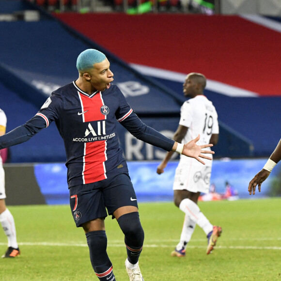 Kylian Mbappé lors du match de football PSG - Lorient (2-0) en ligue 1 Uber Eats au Parc des Princes à Paris le 16 décembre 2020. © FEP / Panoramic / Bestimage