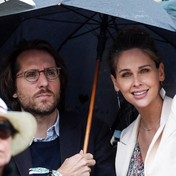 Mathieu Vergne et sa femme Ophélie Meunier (enceinte) - Célébrités dans les tribunes des internationaux de France de tennis de Roland Garros à Paris, France, le 7 juin 2019. © Cyril Moreau/Bestimage 