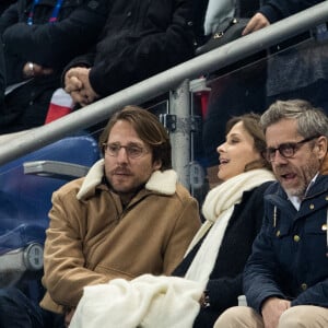 Semi-exclusif - Ophélie Meunier, enceinte et son mari Mathieu Vergne - People assistent au match des éliminatoires de l'Euro 2020 entre la France et l'Islande au Stade de France à Saint-Denis le 25 mars 2019. La france a remporté le match sur le score de 4-0.