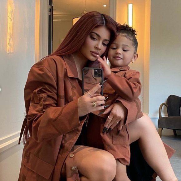 Kylie Jenner et sa fille Stormi. Décembre 2020.