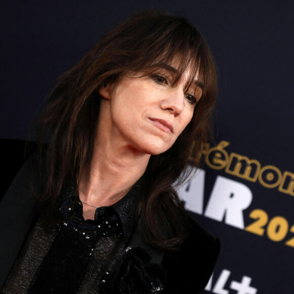 Charlotte Gainsbourg - Tournage de la série " Dix Pour Cent " lors de la 45ème cérémonie des César à la salle Pleyel à Paris, le 28 février 2020. © Dominique Jacovides/Olivier Borde/Bestimage 