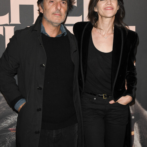 Yvan Attal et sa compagne Charlotte Gainsbourg - Avant-première du film "Mon chien stupide" au cinéma UGC Normandie à Paris, le 22 octobre 2019. © Coadic Guirec/Bestimage 