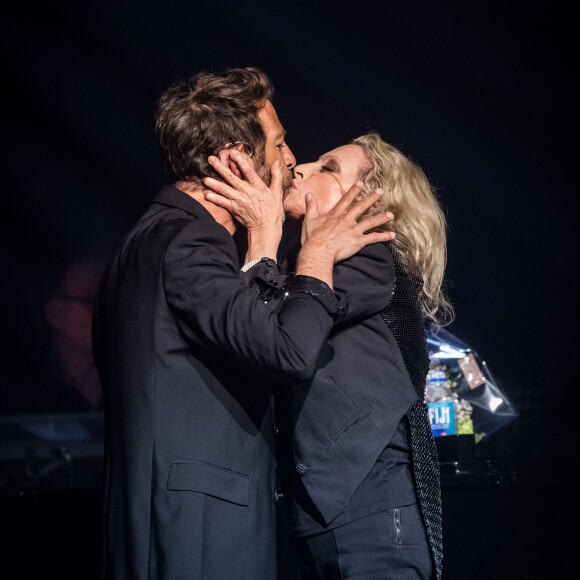 Exclusif - Christophe Maé, Véronique Sanson - Véronique Sanson fête son 70e anniversaire sur la scène du Palais des Sports à Paris le 24 avril 2019. © Cyril Moreau/Bestimage