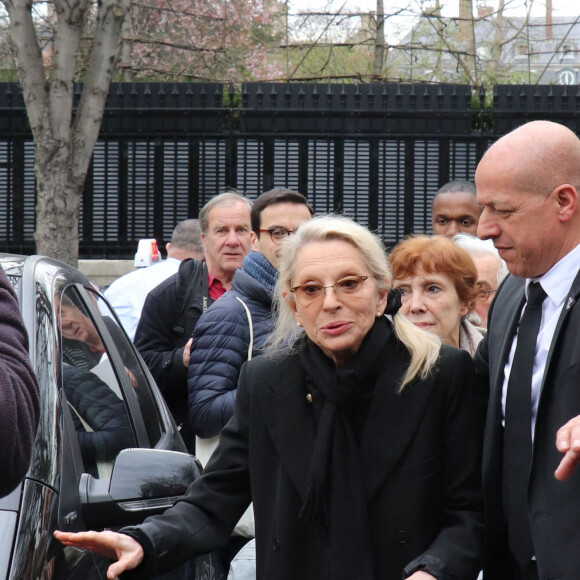 Véronique Sanson - People à la sortie de l'enregistrement de l'émission "Vivement Dimanche" à Paris le 20 mars 2019.