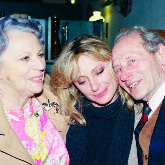 Archives - Véronique Sanson avec ses parents Colette et René Sanson lors de sa tournée en 1994 en Suisse. © Patrick Carpentier / Bestimage