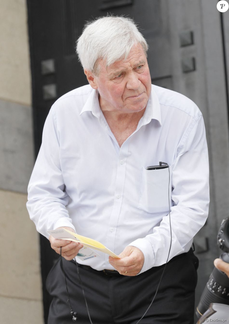 Bruno Masure - Obsèques de Christophe Michel (mari de JL Romero) au crématorium du cimetière du Père Lachaise à Paris le 6 juin 2018.