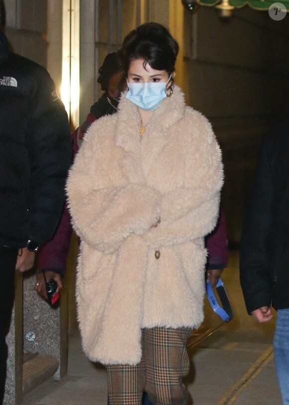 Selena Gomez a été aperçue sur le tournage de la série "Only Murders in the Building" à New York, le 8 décembre 2020.