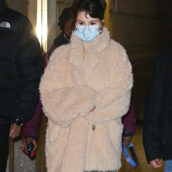 Selena Gomez a été aperçue sur le tournage de la série "Only Murders in the Building" à New York, le 8 décembre 2020.