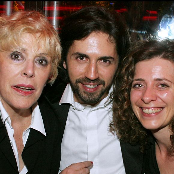 Sylvie Joly, Jean-Louis San Miguel et Mathilde Vial, la femme d'Alex Lutz - Fête à L'Étoile pour le spectacle de Sylvie Joly.