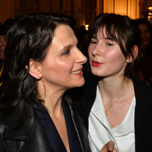 Exclusif - Juliette Binoche et sa fille Hannah Magimel - Juliette Binoche reçoit le "French Cinema Award Unifrance" au Ministère de la Culture à Paris, le 19 janvier 2018. © Veeren/Bestimage