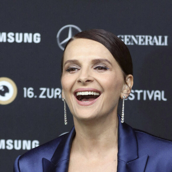 Juliette Binoche lors de la première du film "La bonne épouse" au festival du film de Zurich le 30 septembre 2020. © Imago / Panoramic / Bestimage