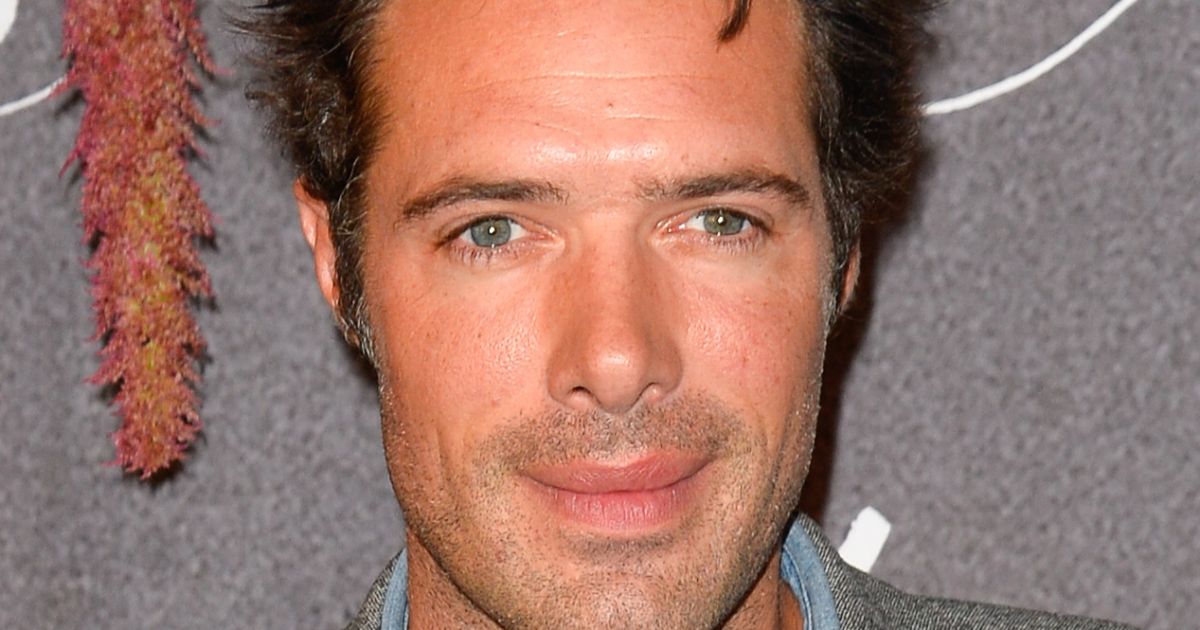 Nicolas Bedos Injured Photo Of His Broken Toe En24 World