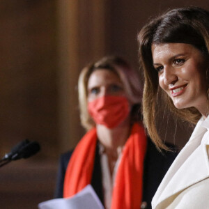 A l'occasion du 25 novembre, journée internationale pour l'élimination de la violence à l'égard des femmes, le ministère de l'Intérieur participe pour la première fois à l'opération Orangetheworld organisée par UN Women en présence de Marlène Schiappa, ministre déléguée auprès du ministre de l'Intérieur, en charge de la citoyenneté, au ministère de l'intérieur et de Sylvie Tellier, directrice générale de l'organisation Miss france, Paris. Le 23 novembre 2020. © Stéphane Lemouton / Bestimage