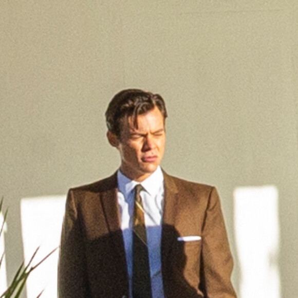 Exclusif - Harry Styles sur le tournage du film "Don't Worry Darling" à Palm Springs, le 1er décembre 2020.