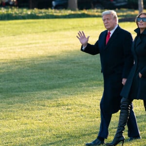 Le président Donald Trump et la première Dame Melania Trump quittent Washington pour se rendre a Mar-a-Lago a West Palm Beach le 23 décembre 2020