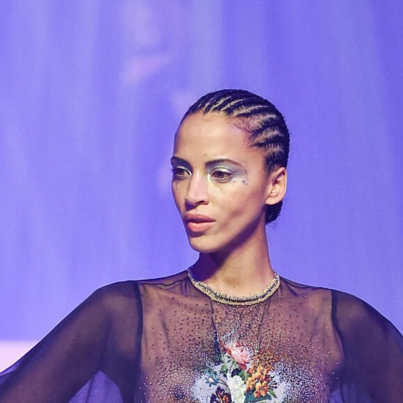 Noémie Lenoir - Défilé de mode Haute-Couture printemps-été 2020 "Jean Paul Gaultier" à Paris. Le 22 janvier 2020