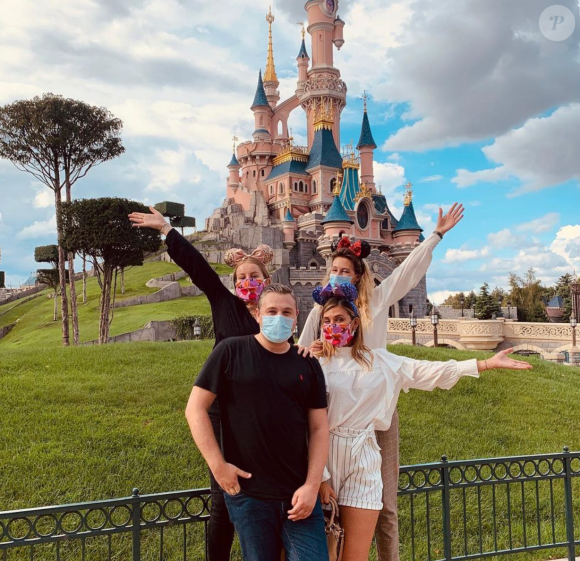 Camille Cerf et sa soeur jumelle Mathilde complices sur Instagram