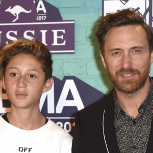David Guetta et son fils Tim Elvis - Soirée des 24ème MTV Europe Music Awards à la salle SSE Wembley Arena à Londres, Royaume Uni, le 12 novembre 2017. 