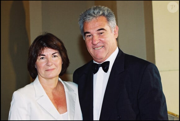 Georges Pernoud et sa femme Monique à la soirée des 7 d'Or à Paris, en 2000.