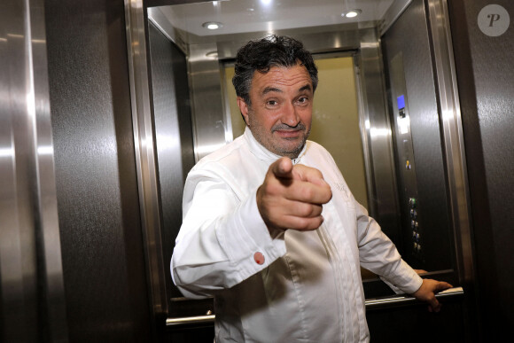 Exclusif - Le chef cuisinier Yves Camdeborde en rendez-vous à Paris, le 28 août 2020.