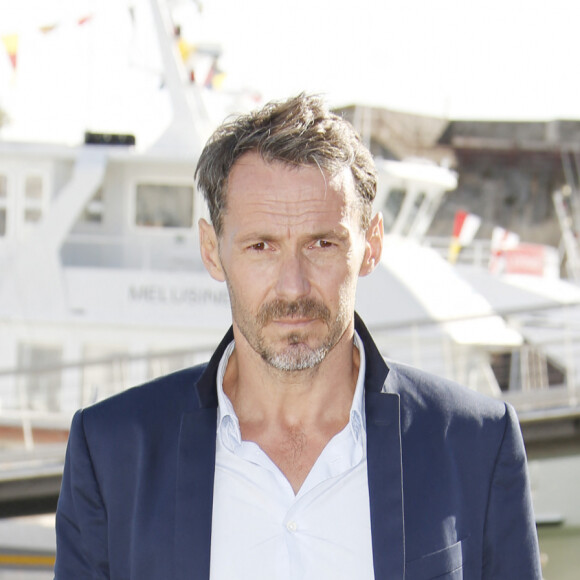 Julien Boisselier de la série "Quadra" - Photocall lors du 19e Festival de la Fiction TV de La Rochelle. © Christophe Aubert via Bestimage