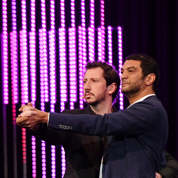 Monsieur Poulpe et Ramzy Bedia lors de la soirée de clôture de la 2e édition du "Canneseries" au palais des Festivals à Cannes, France. Le 11 avril 2019. © Bruno Bébert/Bestimage