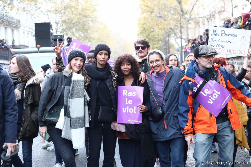 Sonia Rolland, Amanda Hezberg - De nombreuses artistes et personnalités marchent contre les violences sexistes et sexuelles (marche organisée par le collectif NousToutes) de place de l'Opéra jusqu'à la place de la Nation à Paris le 23 novembre 2019. © Cyril Moreau / Bestimage