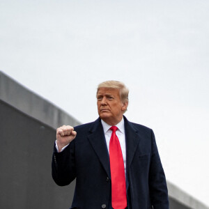 Donald Trump s'est rendu au "450ème Mille" du mur à la frontière mexicaine et a prononcé un discours face aux gardes frontières. Le 13 janvier 2021