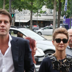 Le prince Emmanuel Philibert de Savoie et son épouse Clotilde Courau arrivant au défilé Haute-Couture Automne-Hiver 2013/2014 "Armani Prive" au Palais de Chaillot à Paris, le 2 juillet 2013. 