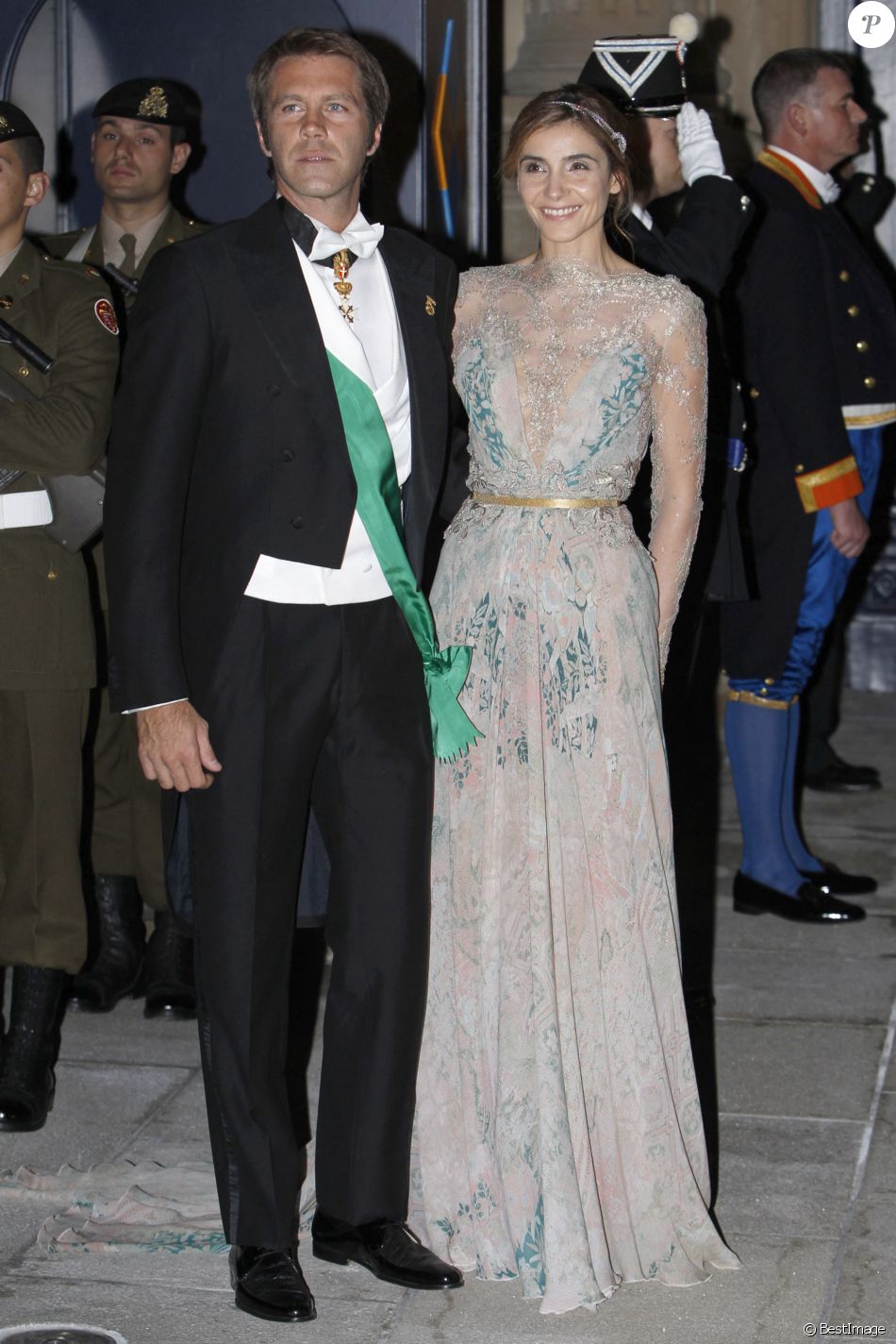 Le prince Emmanuel Philibert de Savoie et la princesse Clotilde de Savoie (Clotilde Courau) - Arrivée des invités au diner de gala organisé au Palais Grand-Ducal, à l'occasion du mariage du prince Guillaume de Luxembourg et la comtesse Stephanie de Lannoy à Luxembourg, le 19 octobre 2012.