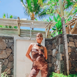 Christina Milian, enceinte et en vacances à l'île Maurice. Décembre 2020.