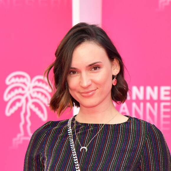 Natoo (Nathalie Odzierejko) lors du photocall de la 5ème montée des marches de la 2ème édition du "Canneseries" au palais des Festivals à Cannes, France, le 9 avril 2019. © Bruno Bébert/Bestimage