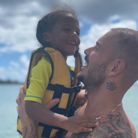 M. Pokora, déguisé en Spider-Man, surprend son neveu Layvin (le fils de Liz Milian, la petite soeur de Christina Milian) pour son anniversaire.