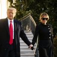  Melania et Donald Trump quittent la Maison Blanche après un mandat de quatre ans, avant d'embarquer en hélicoptère pour la base St-Andrew, le 20 janvier 2021. @Al Drago / Pool via CNP 