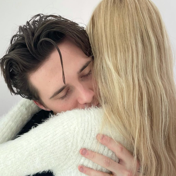 Brooklyn Beckham et sa fiancée Nicola Ann Peltz. Décembre 2020.