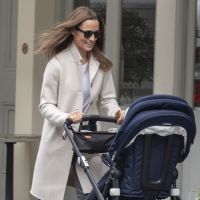 Pippa Middleton enceinte : promenade en manteau Zara recyclé... mais sans masque !