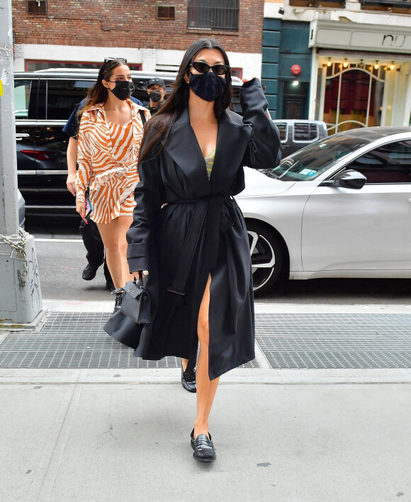 Kourtney Kardashian et son amie Addison Rae sont allées rendre visite à un ami à New York pendant l'épidémie de coronavirus (Covid-19), le 11 octobre 2020.