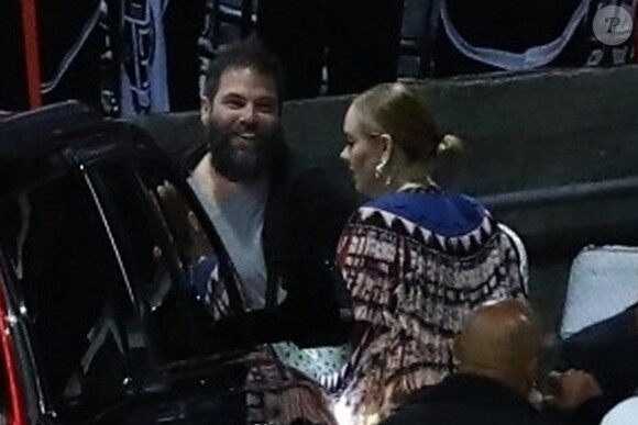Exclusif - Adele et son mari Simon Konecki arrivent au Staples Center de Los Angeles pour assister au concert de Elton John à Los Angeles le 25 janvier 2019.