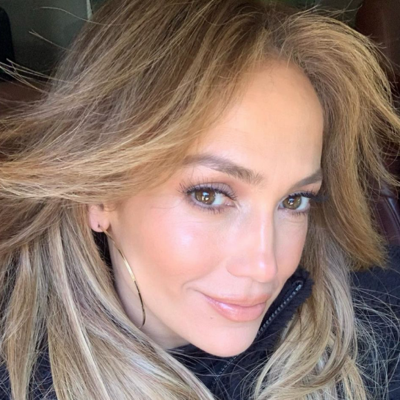 Jennifer Lopez a recadré une internaute qui l'a accusée d'avoir subi "des tonnes de Botox".
