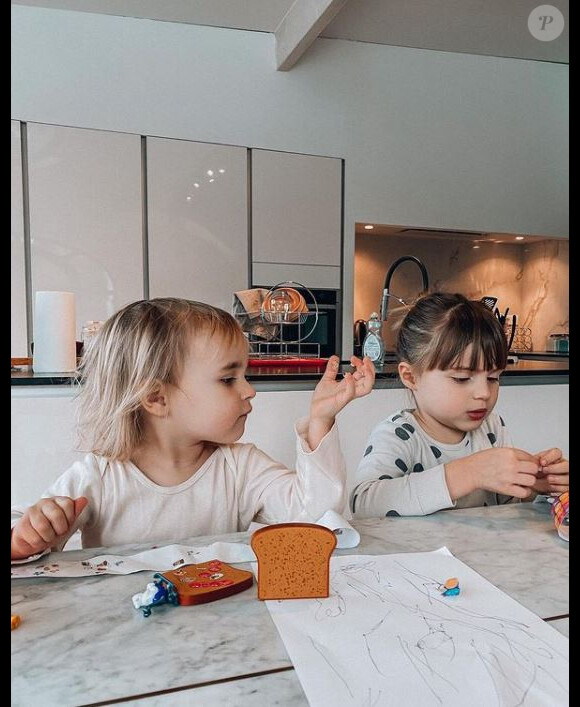 Louise et Margot, les filles d'Alexia Mori - photo Instagram du 27 janvier 2021