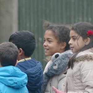 Kate Middleton (enceinte), duchesse de Cambridge, a rencontré les élèves de l'école "Roe Green Junior" à Londres, à l'occasion du lancement d'un programme de l'association Heads Together. Le 23 janvier 2018