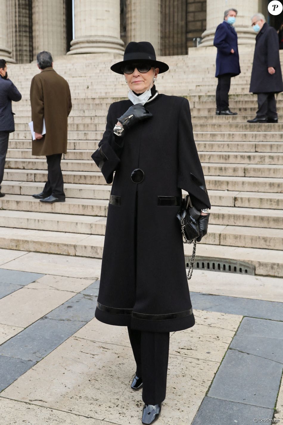 Maryse Gaspard Arrivees A La Messe Anniversaire A La Memoire De Pierre Cardin En L Eglise De La Madeleine A Paris Le 29 Janvier 21 Purepeople